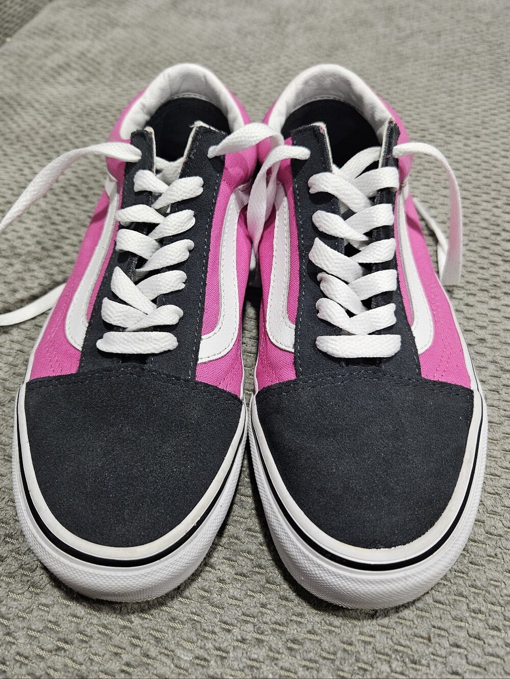Like New! Vans Old Skool Classic Shoes, Size 7